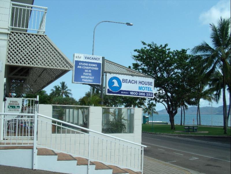 Beach House Motel Τάουνσβιλ Εξωτερικό φωτογραφία