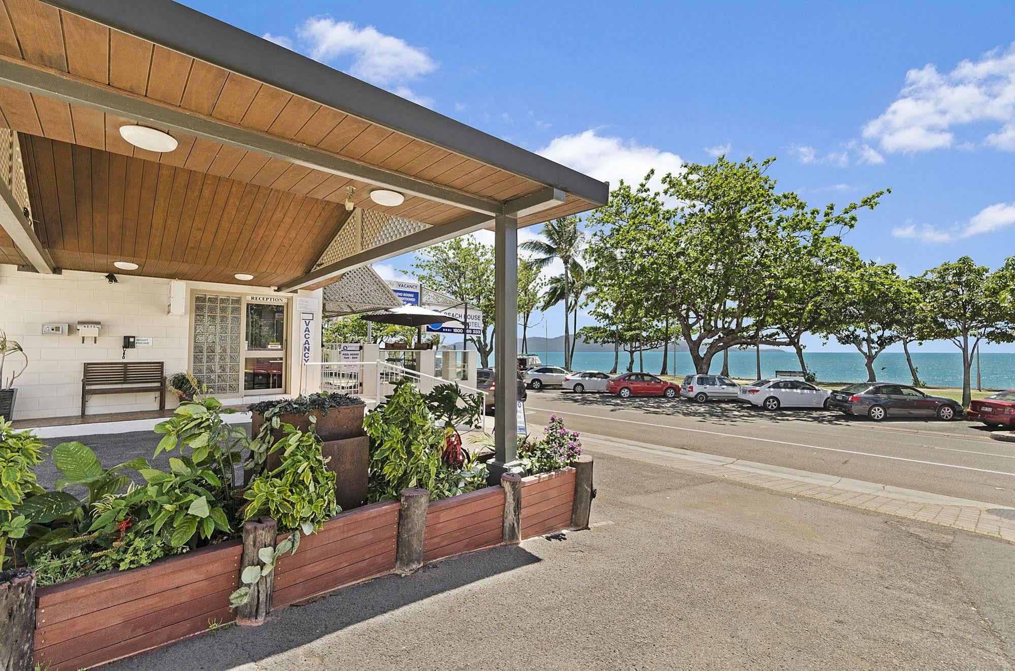Beach House Motel Τάουνσβιλ Εξωτερικό φωτογραφία
