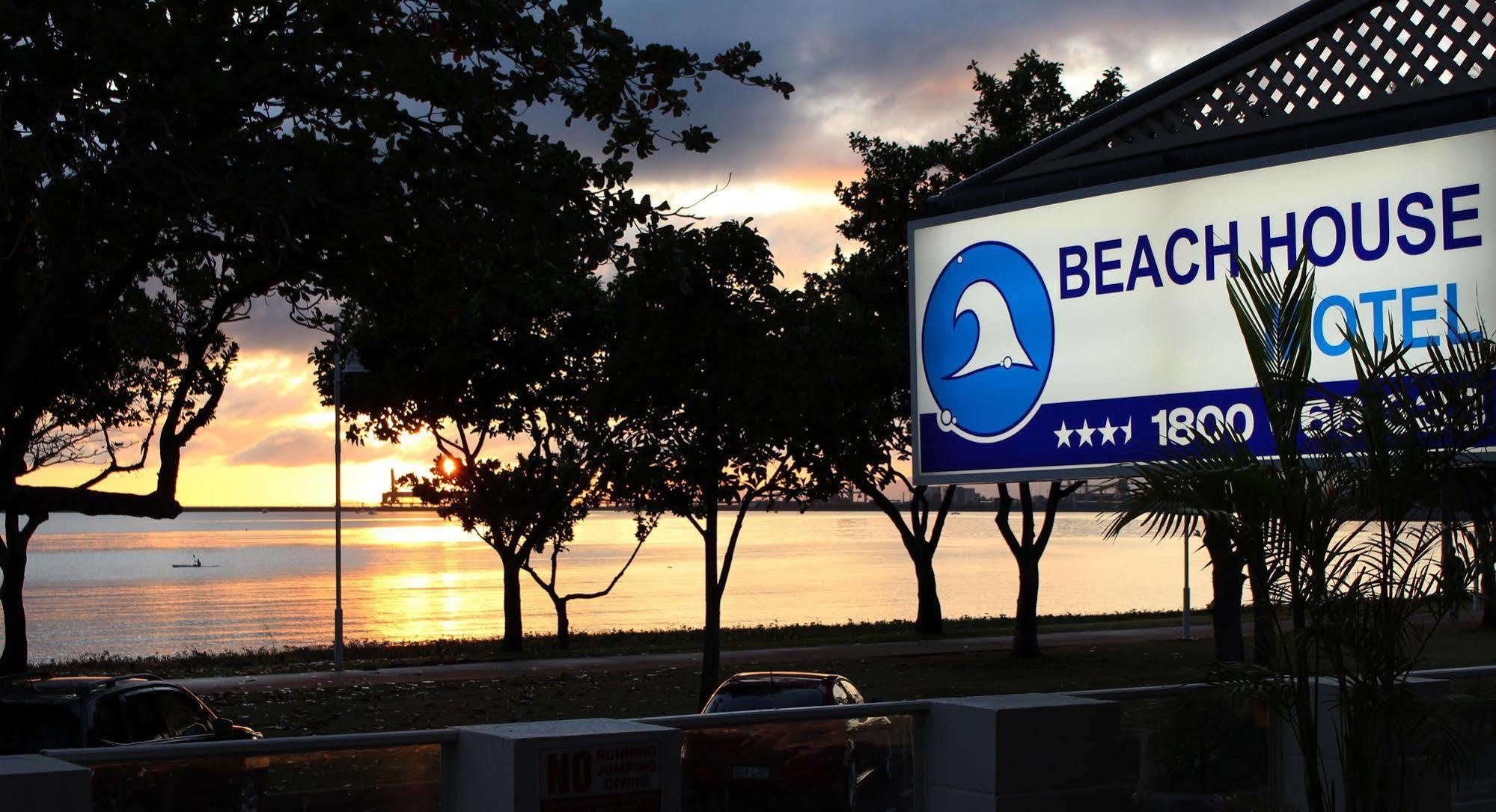 Beach House Motel Τάουνσβιλ Εξωτερικό φωτογραφία